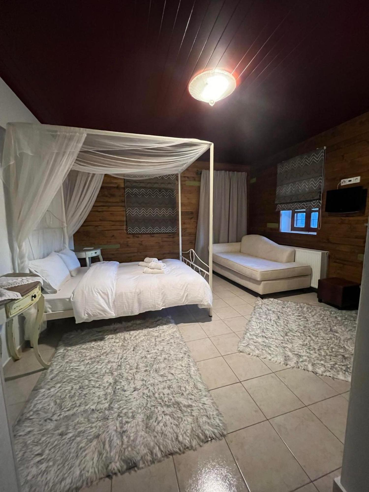 Ikojenia Traditional Lodge بايبيغكو المظهر الخارجي الصورة