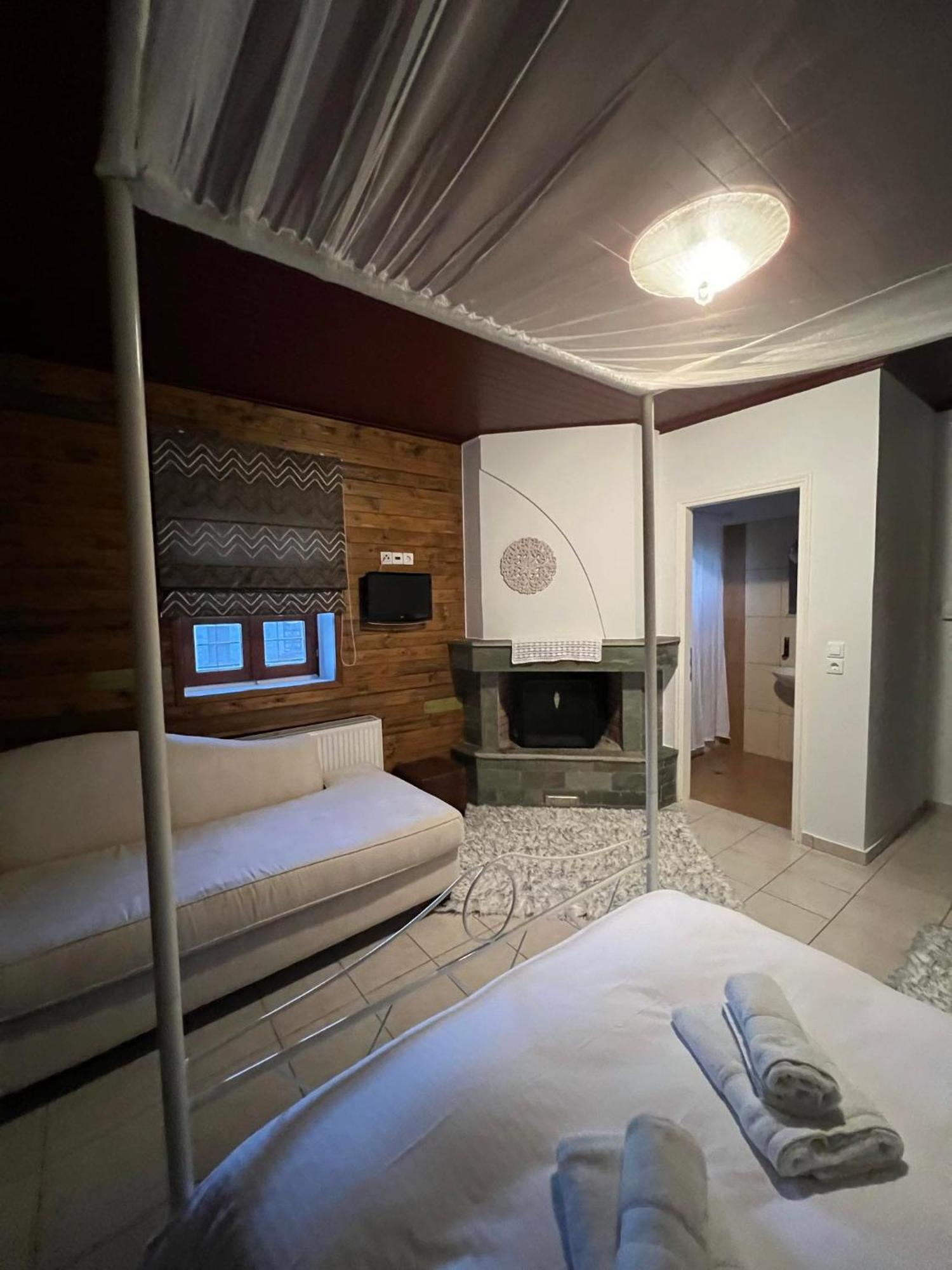 Ikojenia Traditional Lodge بايبيغكو المظهر الخارجي الصورة